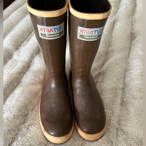 XTRATUF women’s size 9 neoprene high boot